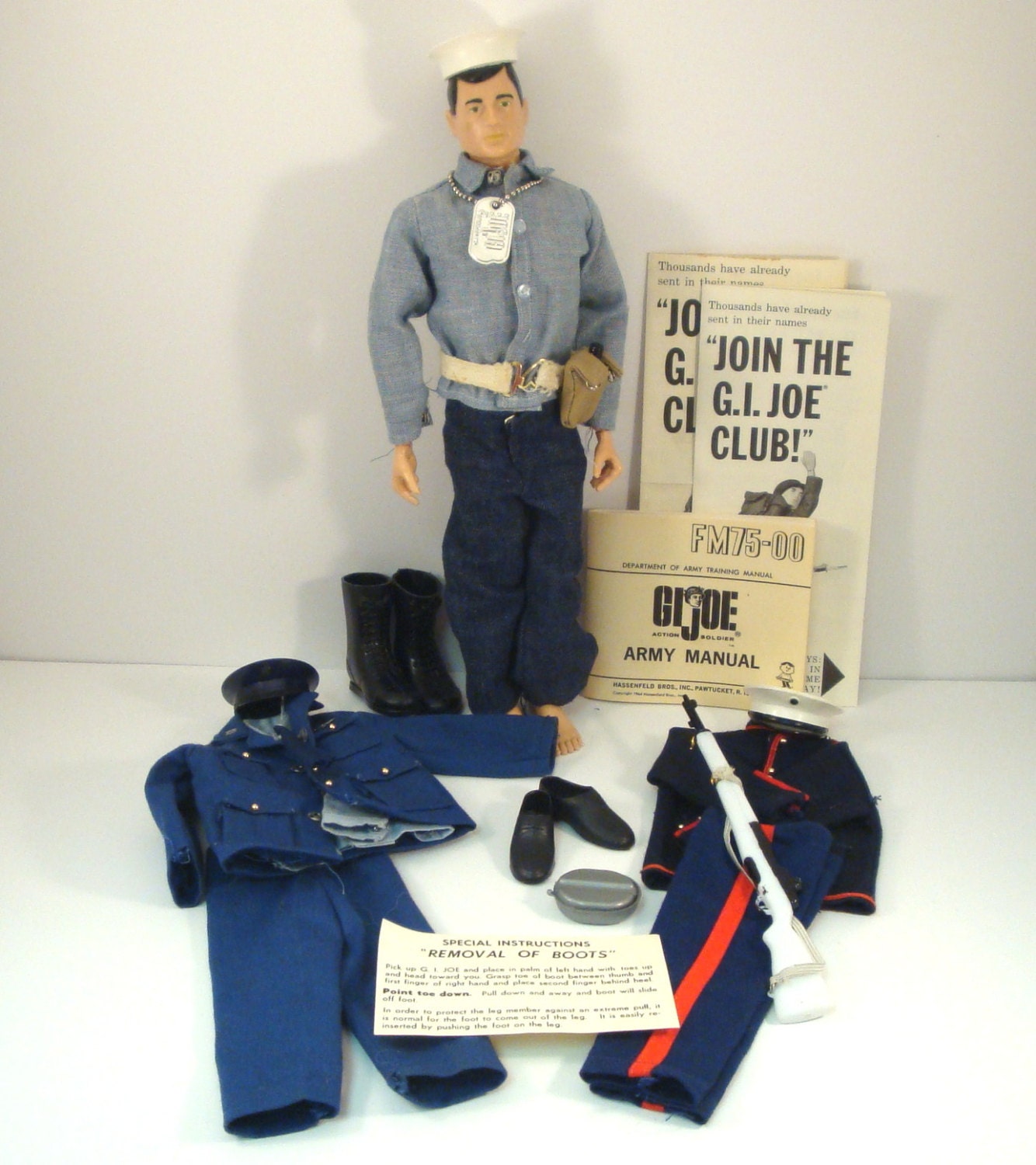 Vintage 1964 Gi Joe Doll With Manual And Additional Clothes 7662