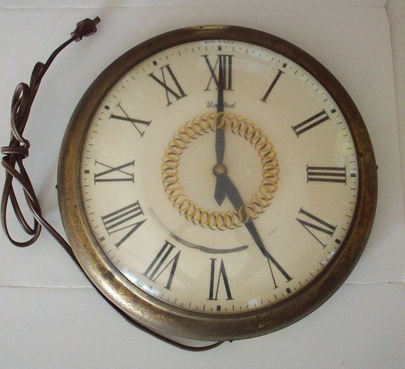 Vintage Electric Wall Clock Model 45 United Clock Corp.