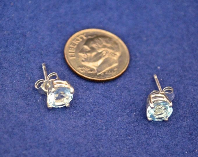Sky Blue Topaz Earrings, 6.5mm Round, Natural, Set in Sterling Silver E312
