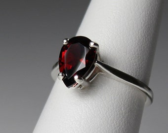 Garnet Ring Sterling Silver / Natural Garnet Silver Ring / Gemstone Ring / January Birthstone