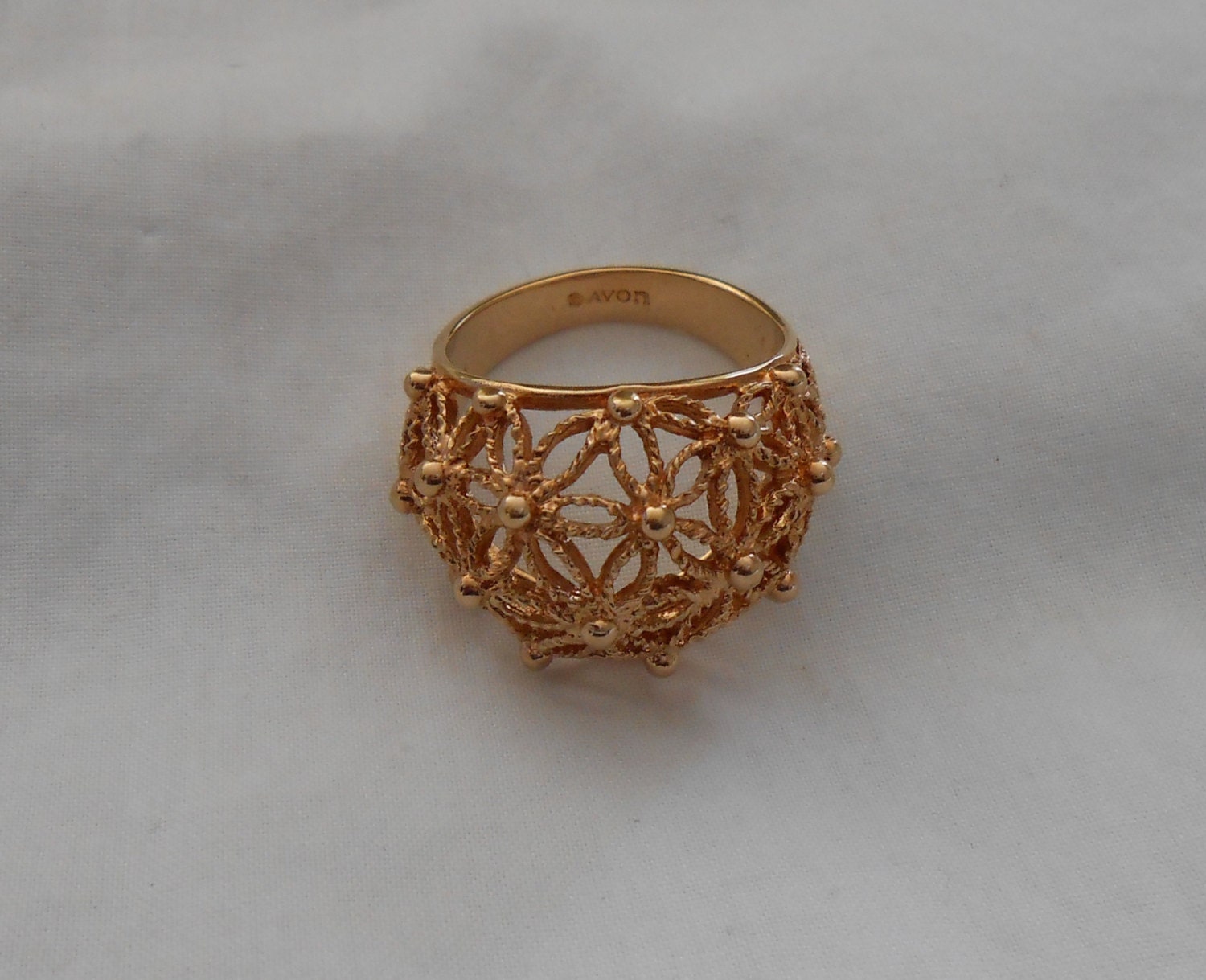 Vintage Avon Gold Tone Fashion Ring size 7 by LizsTallent on Etsy