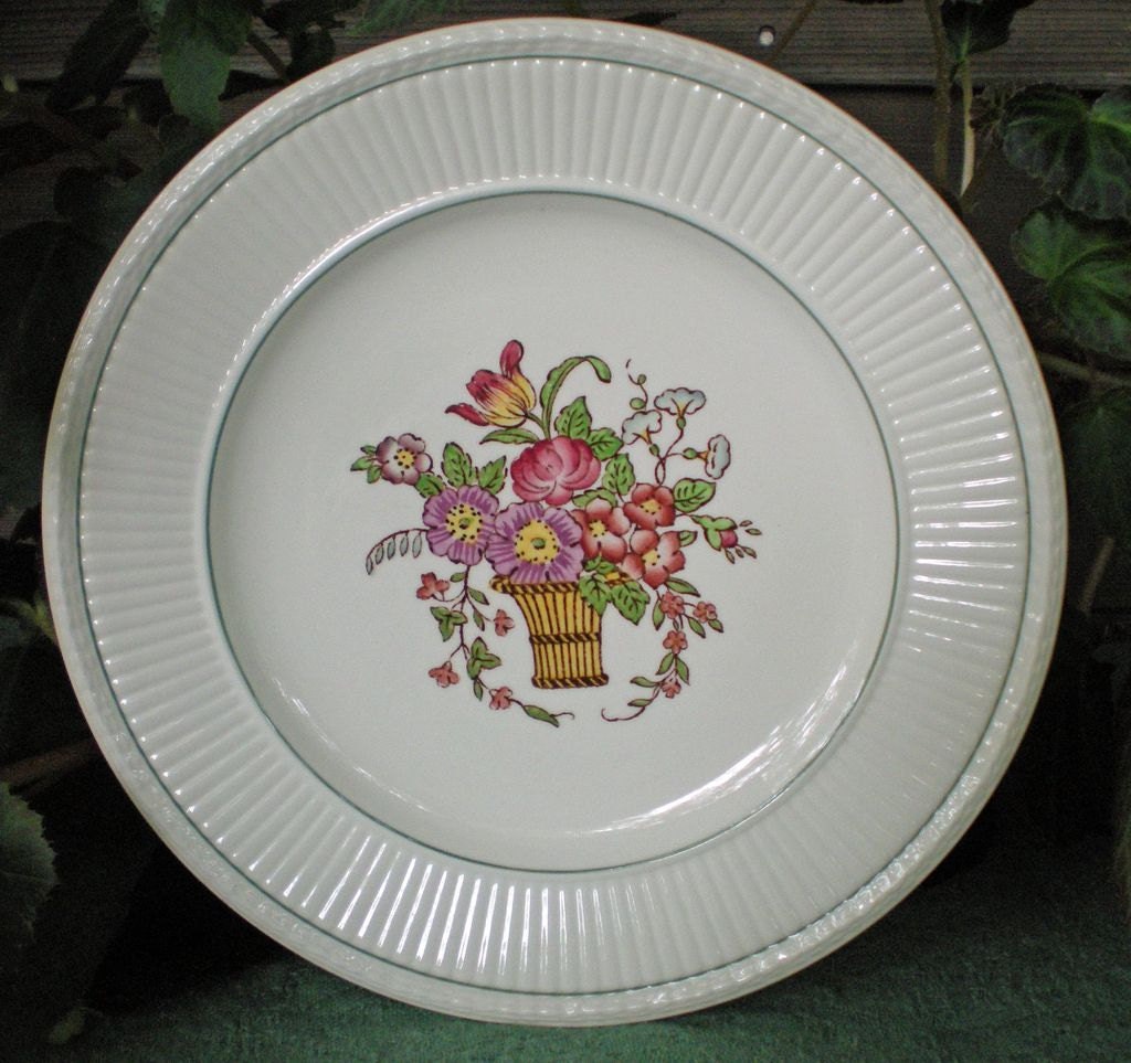 dating wedgwood etruria Edme, wedgwood's creamy earthenware tableware, has a motif drawn from our original 18th century archives, introduced in 1908 and is dishwasher and microwave safe. dating wedgwood etruria Edme, wedgwood's creamy earthenware tableware, has a motif drawn from our original 18th century archives, introduced in 1908 and is dishwasher and microwave safe.