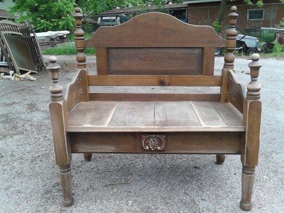 Bancos hechos de cabeceros shabby chic para terminar