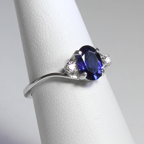 diamond of composition Diamonds Silver Ring Blue with Lab Sapphire Sterling