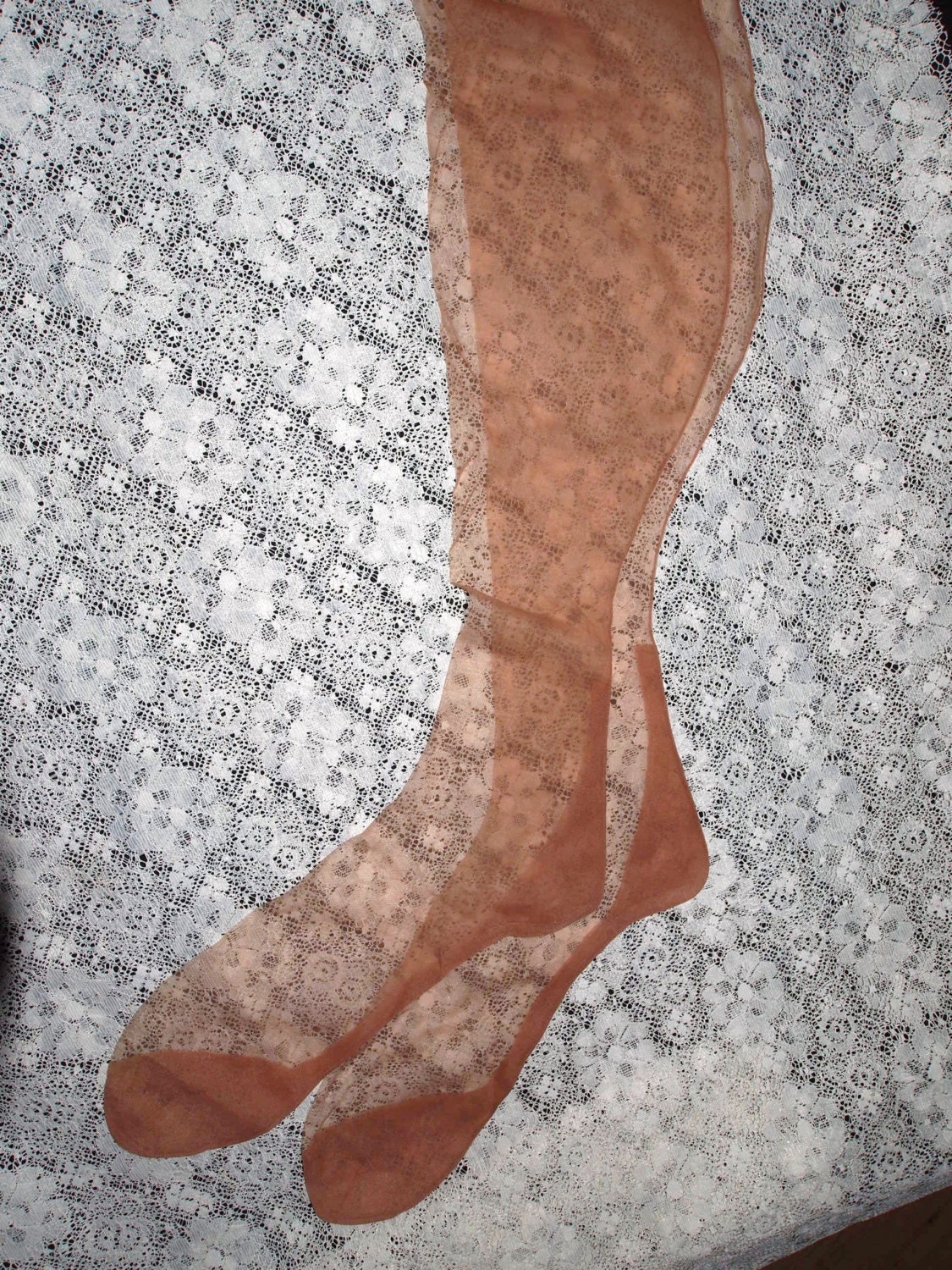 Vintage Ff Cuban Heel Back Seam Denier Nylon Stockings Keyhole