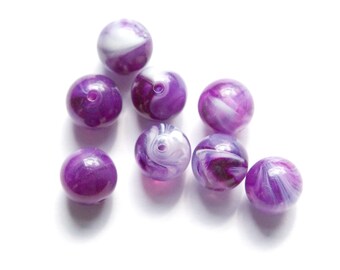 Vintage Purple and White Marbled Lucite Beads 12mm bds960S