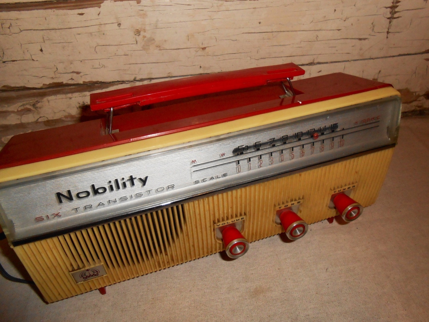 Vintage Nobility Six Transistor Radio