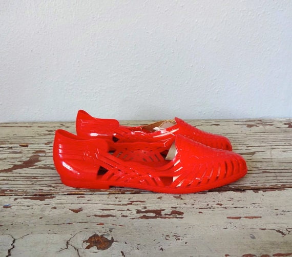 Vintage JELLY Shoes / 1980s Jellies / Bright Red Woven Flats