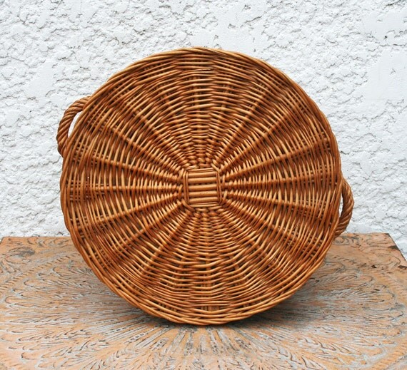 Round Wicker Basket with Handles Fitted Lid