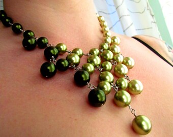 OMBRÉ VERDE-Varied Green Glass Pearl Bib Style Necklace