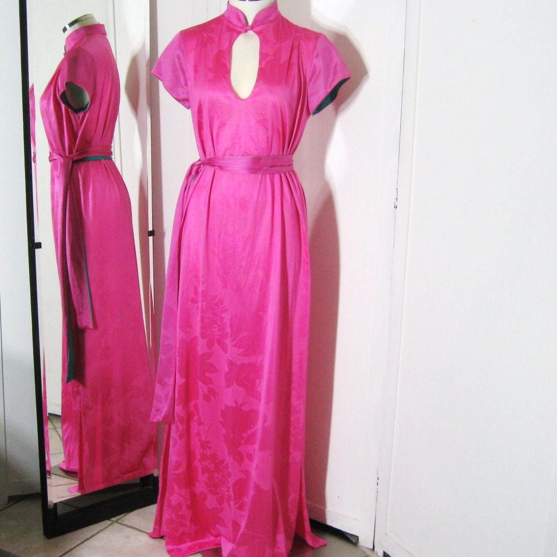 70s Vintage Vanity Fair Cheongsam Hostess Gown 1970s Purple