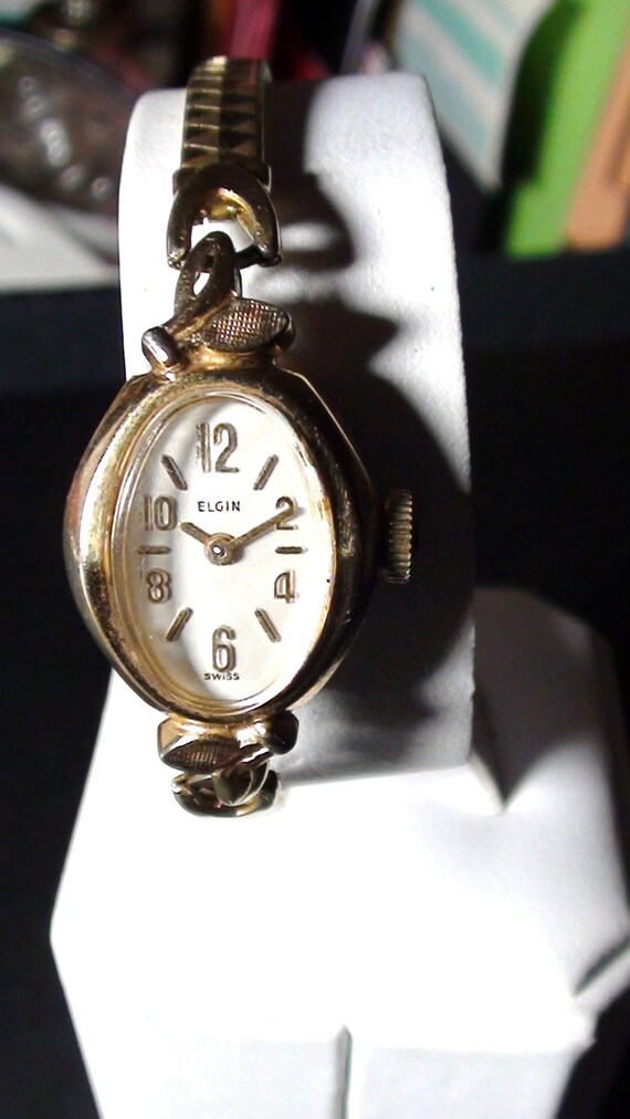Vintage Elgin Wrist Watch 17 JEWELS by VINTAGEARTJEWELRY on Etsy