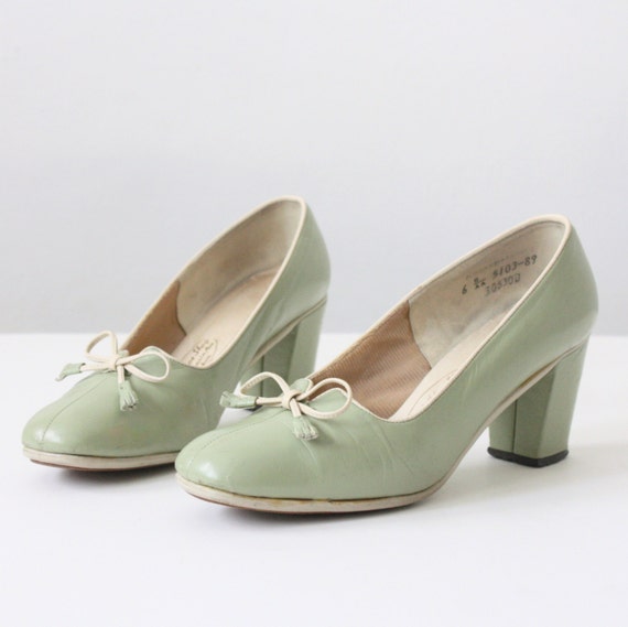 50s shoes - vintage mint green 1950's shoes - size 6