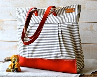 WATER PROOF Diaper bag Best Seller / Nautical Tote Bag / Messenger bag/ Leather tote STOCKHOLM Gray and ecru nautical stripe/10 Pockets