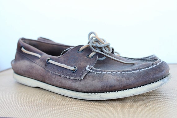 vintage Sperry Topsiders // 1990s mens boat shoes by FoxAndSeagull