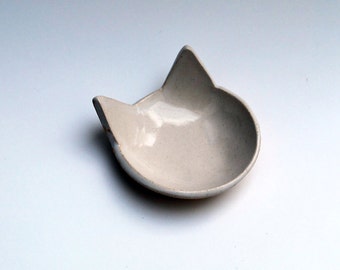 White Cat Dish - Ceramic, Pottery - Ring Bowl, Jewelry Dish, Ring Holder, Tea Bag Rest - Lauren Sumner Pottery, Cat Lover Gift