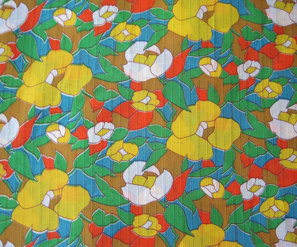 1970s Vintage Cotton Floral Fabric Yardage Mod Retro