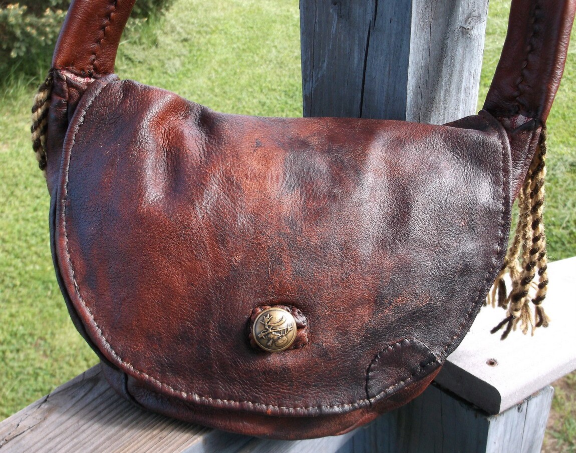 D Shaped Mountain Man Possibles Bag Distressed and Oiled