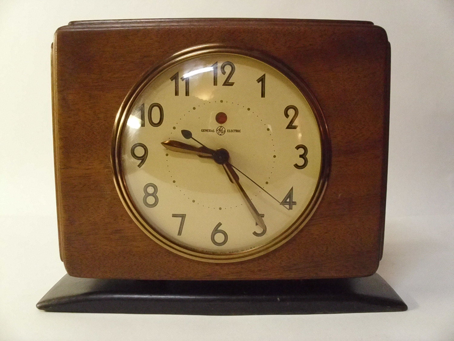 Vintage 1940's General Electric Mantle Clock