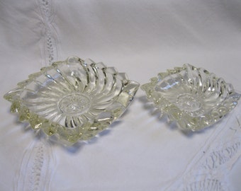 2 Vintage Stacking Square Ashtrays Glass Swirl Clear 40s 50s Nesting Like Heisey Collectible