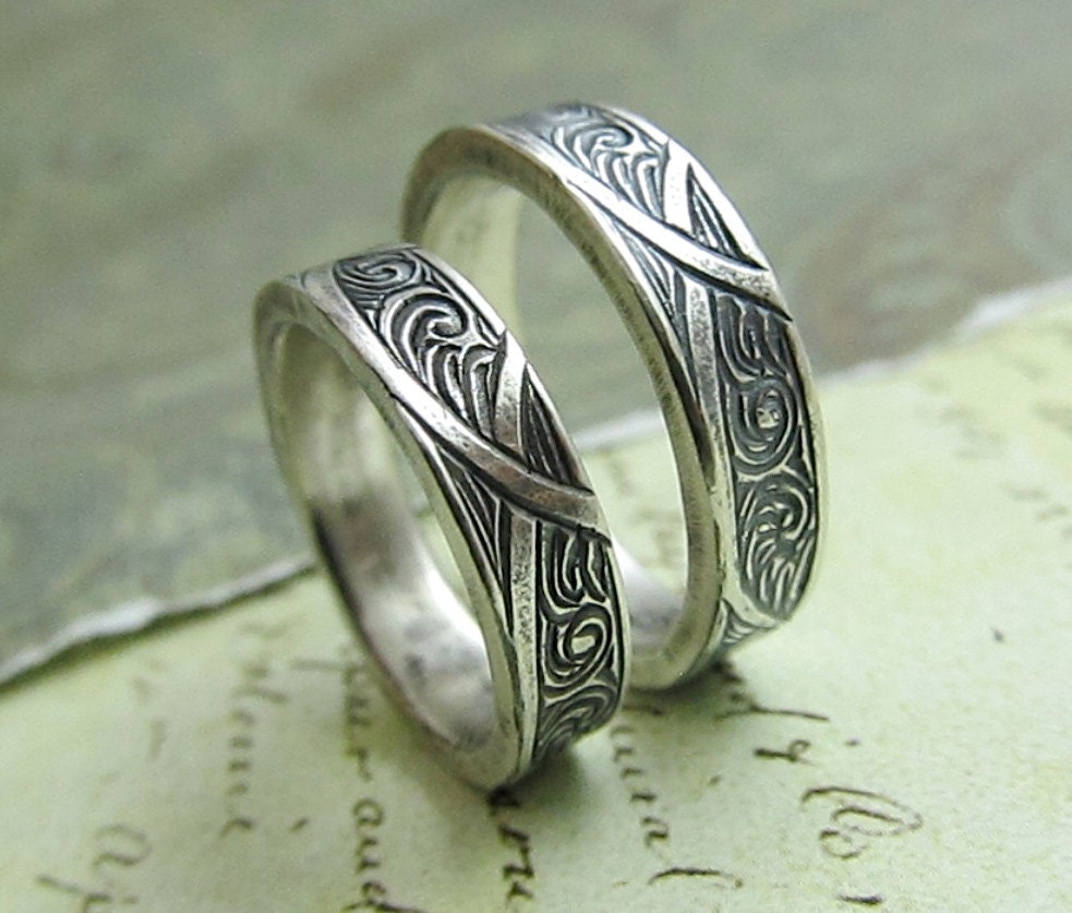 celtic wedding rings green
