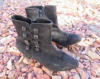 Vintage Chelsea Boots Black suede Size 7.5