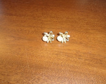 vintage clip on earrings goldtone faux pearl rhinestone