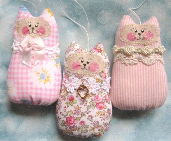 Pink Valentine Cat Ornaments Set of 3 Ornies Bowl Fillers