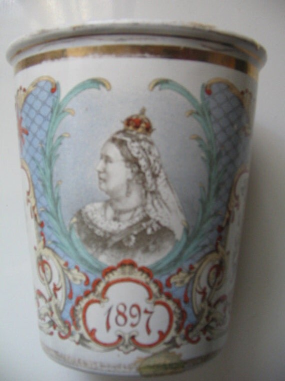 QUEEN VICTORIA DIAMOND Jubilee Commemorative Cup Tin and