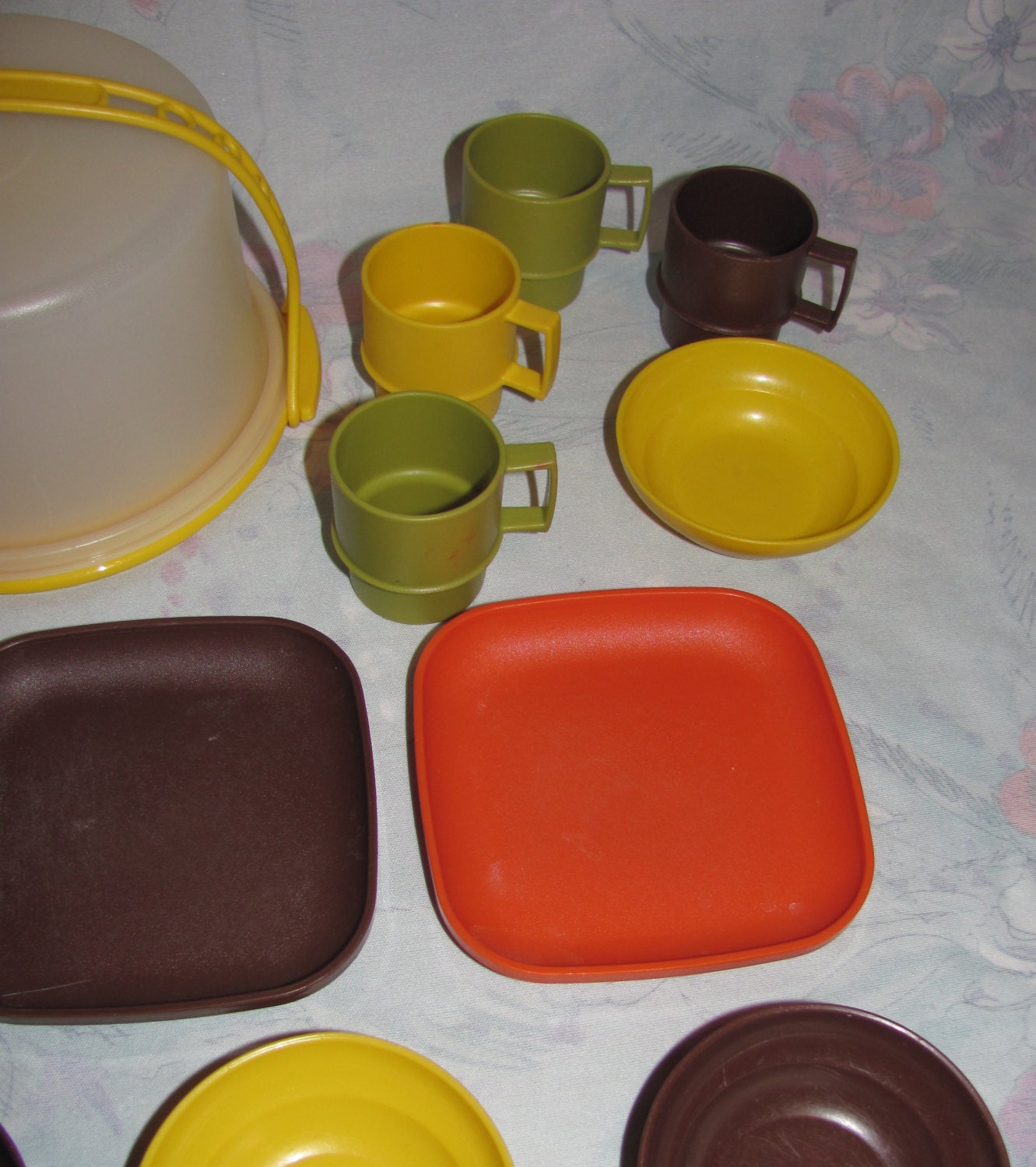 Vintage Children's Tupperware Toys Dish Set Harvest