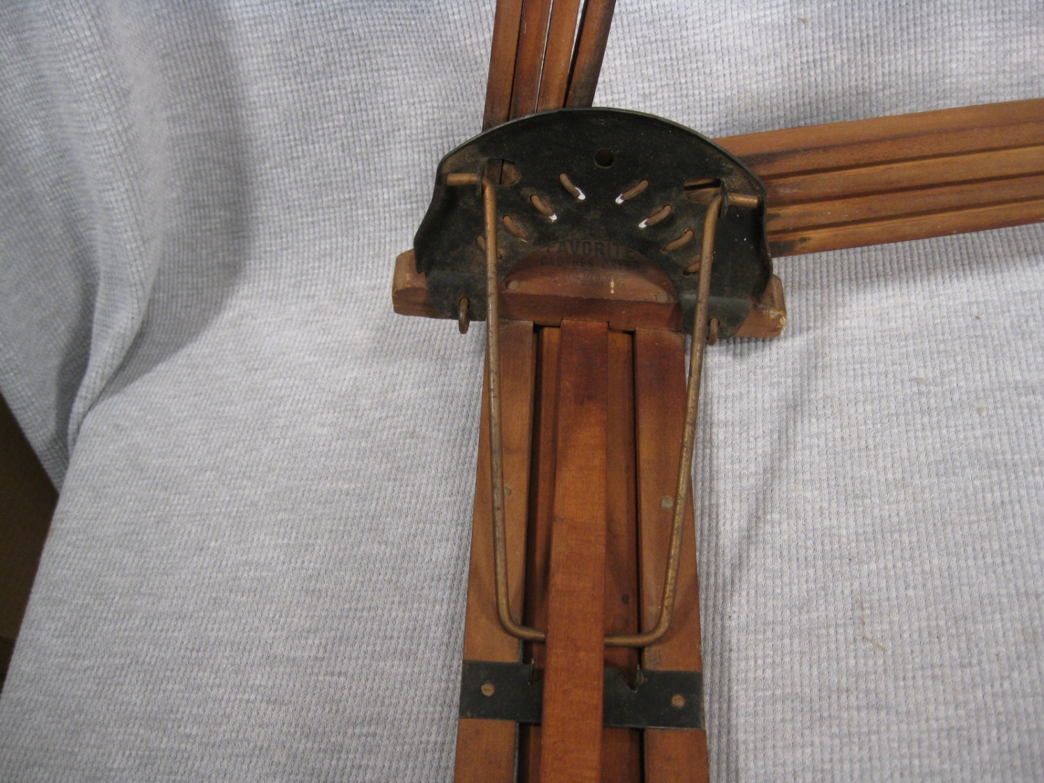 Antique Wooden Wall Mounted Clothes Drying Rack 8 Arms