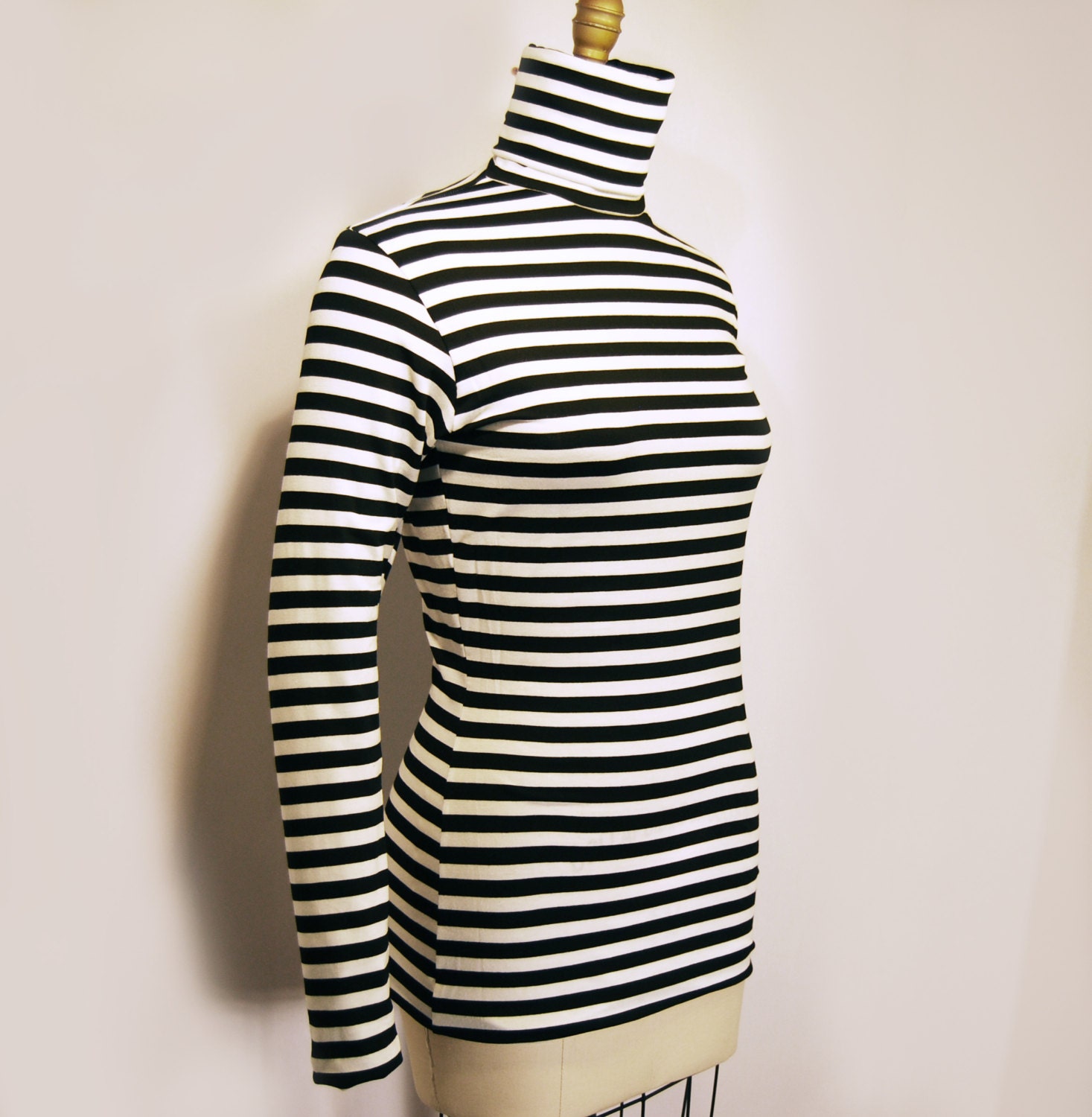 black and white striped top long sleeve