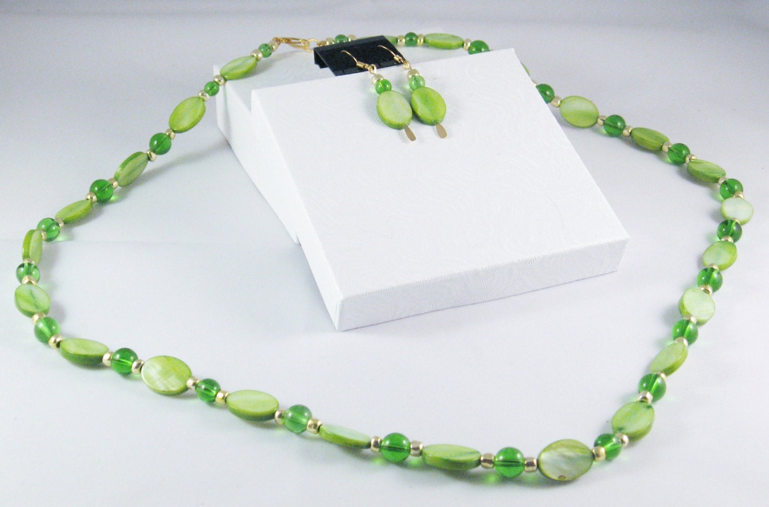 2 Piece Jewelry Set in Lime Green