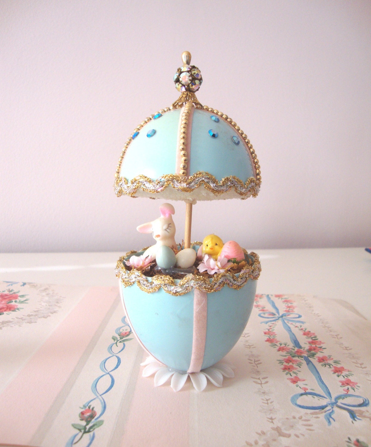 VINTAGE EASTER EGG Decoration Hand Made 1950s Robins