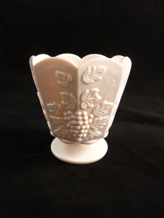 Vintage Napco Pink Ceramic Vase Pedestal Dish Grapes