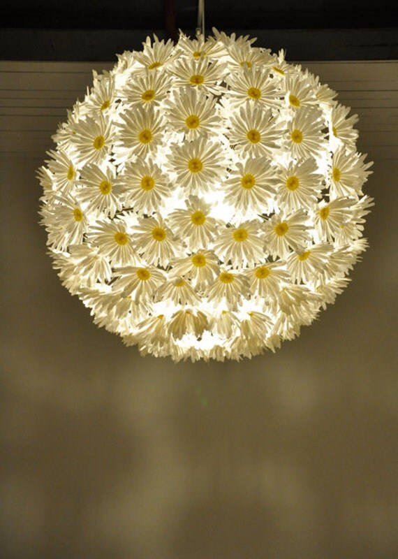 Items similar to Daisy Pendant Lamp on Etsy