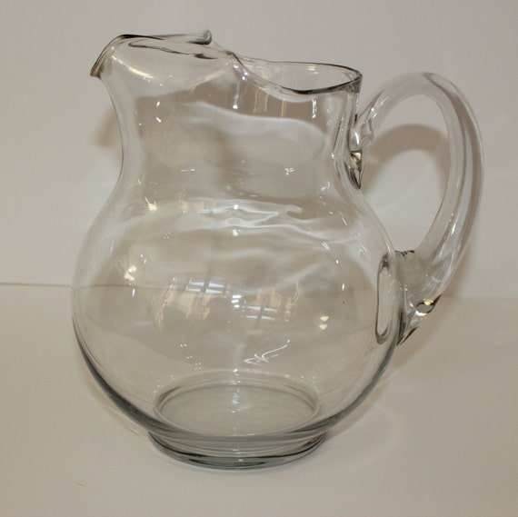 vntage-kool-aid-style-clear-glass-pitcher