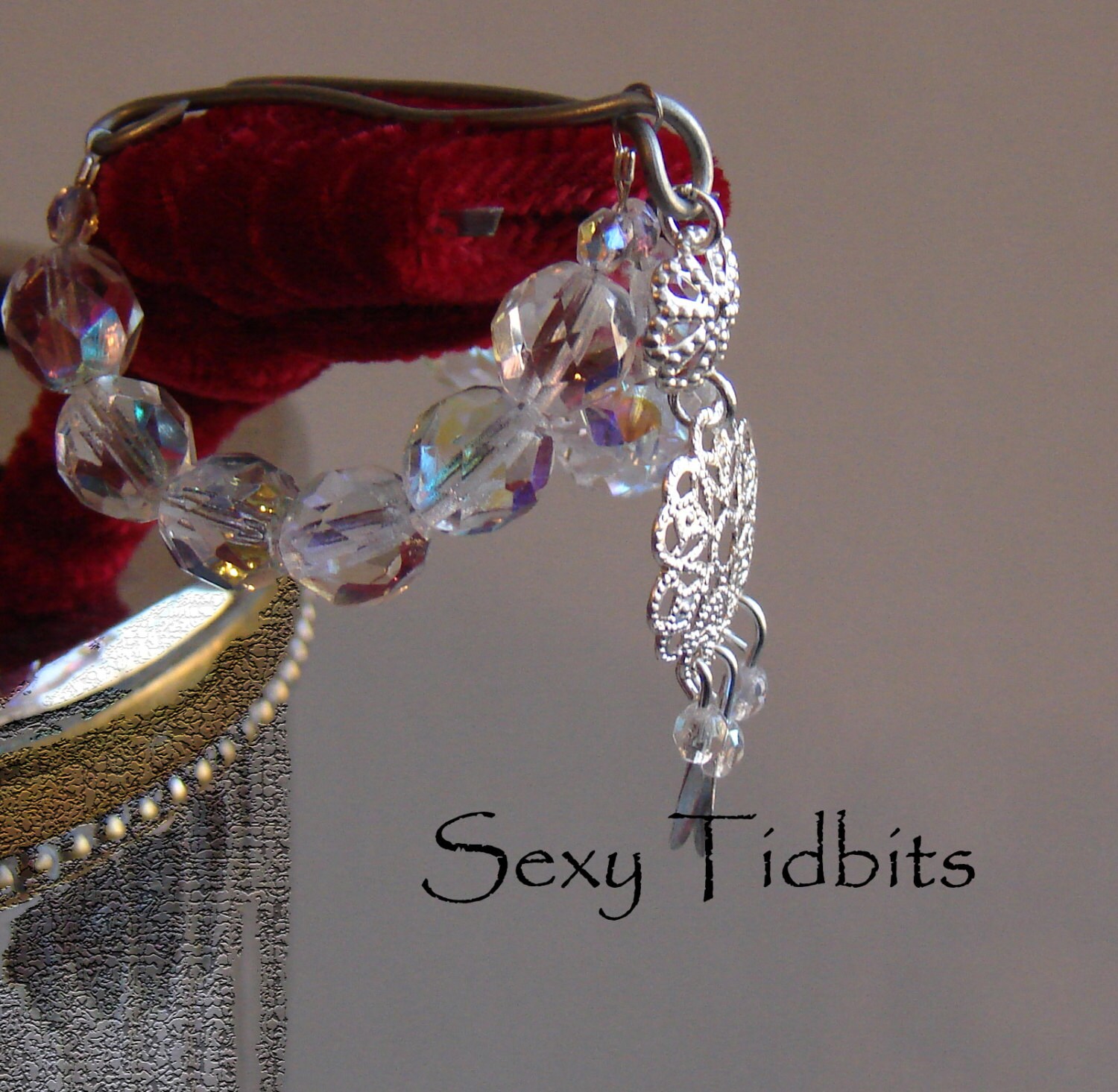 Frosty Snow Flake Crystal Beaded Dangled Clit Clip By