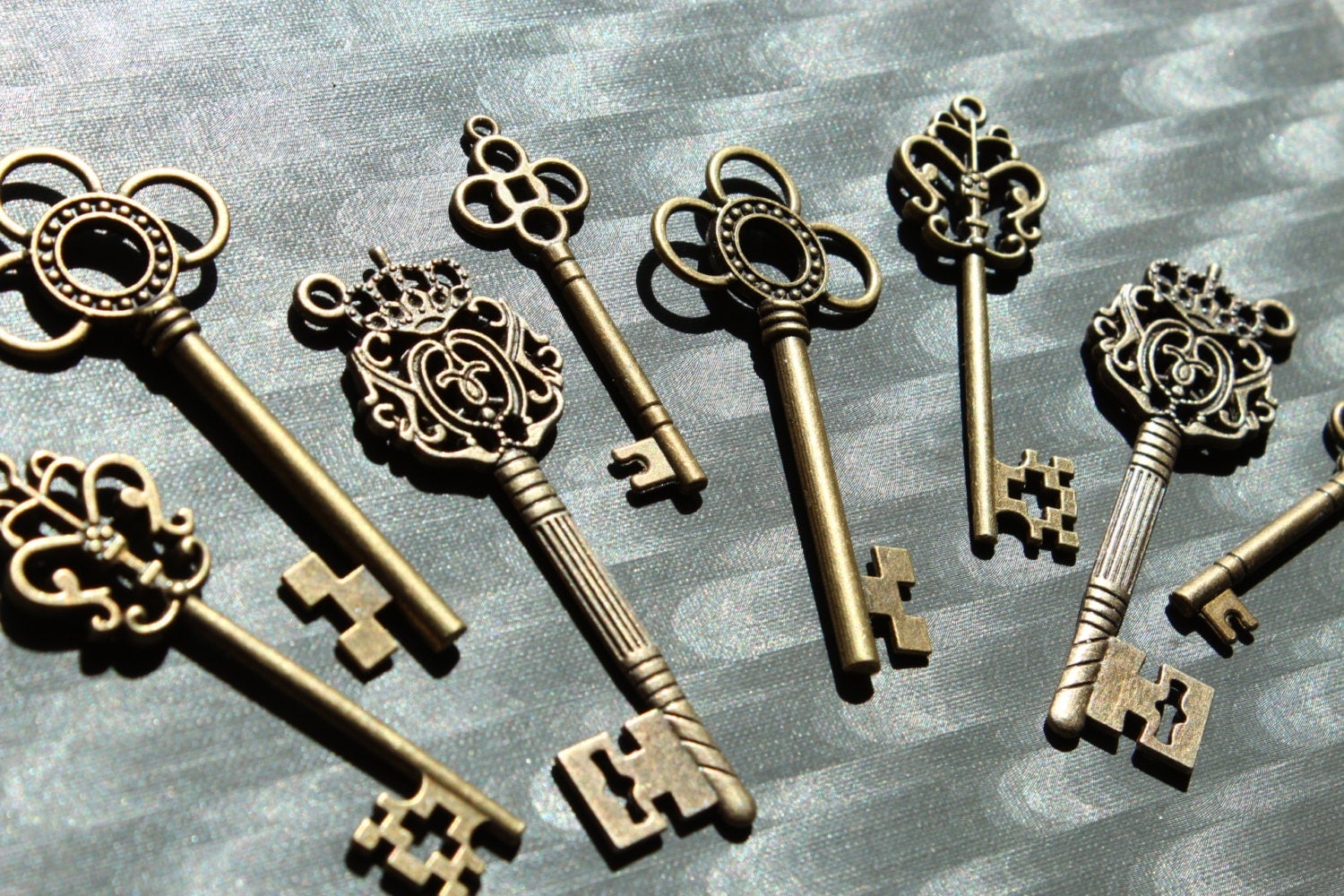 100 Vintage Style Skeleton Key Collection antiqued bronze