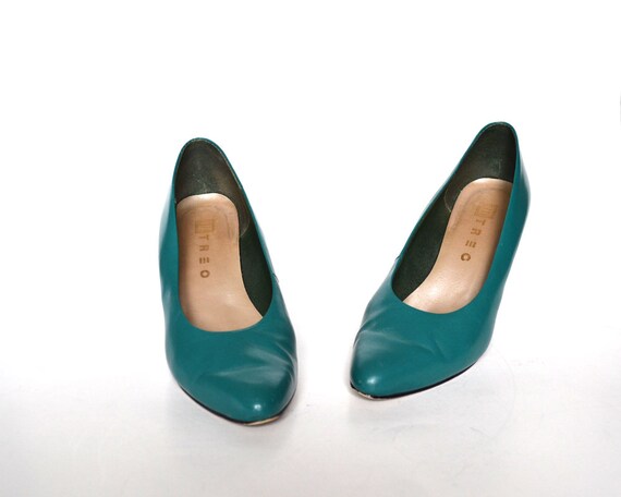 turquoise pumps size 8