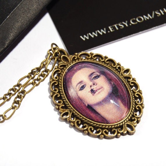 REDUCED Lana Del Rey Bee on Mouth Long Necklace by ...