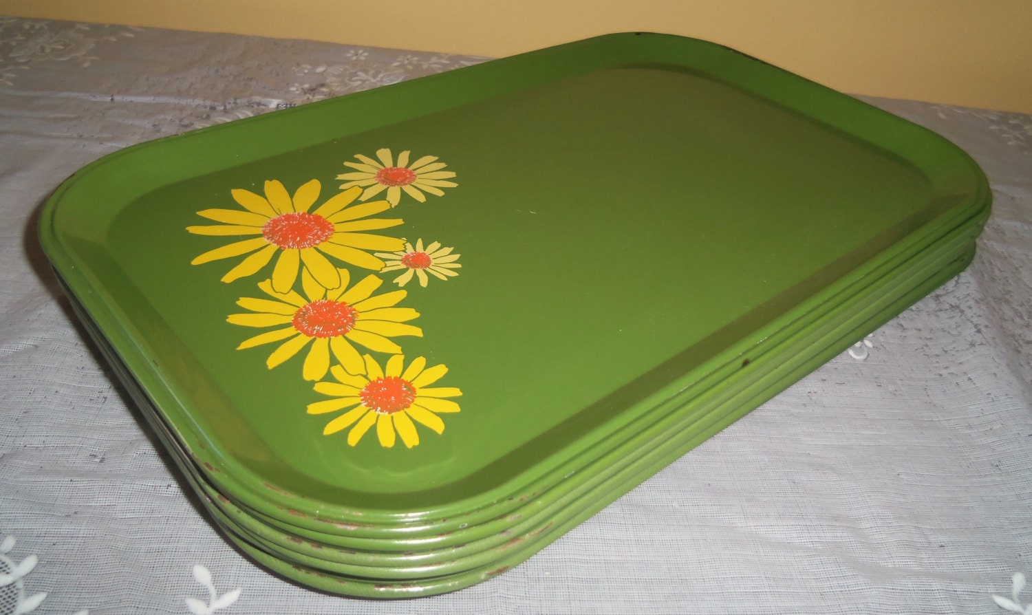 Vintage Metal Serving Trays 1960s Daisy – Haute Juice