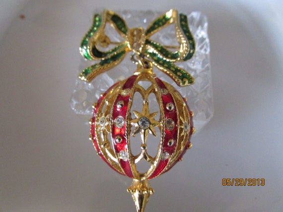 Vintage Christmas Ornament Brooch