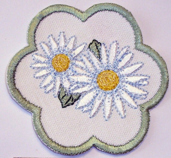 IronOn Patch DAISY by NancysPatches on Etsy