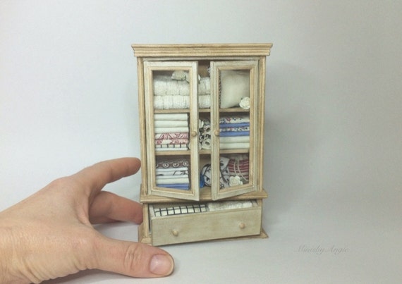 Mueble para casas de muñecas Armario con ropa de cama Aparador De Comedor Uruguay ~ Mueble para casas de muñecas Armario con ropa de cama