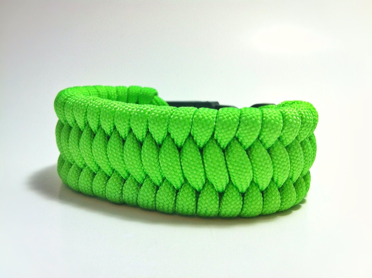 Custom Paracord Bracelet Ladder Rack Weave with 5/8 side