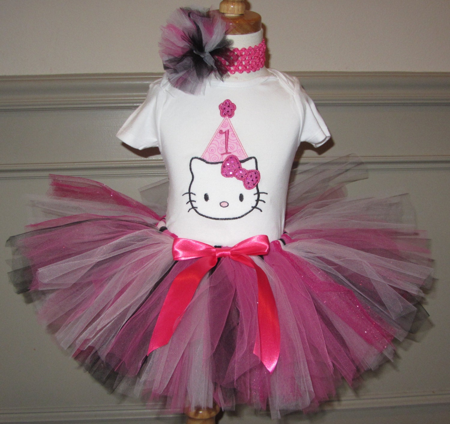 Hello Kitty Cat Tutu Birthday outfit by BirthdayCouture4U on Etsy