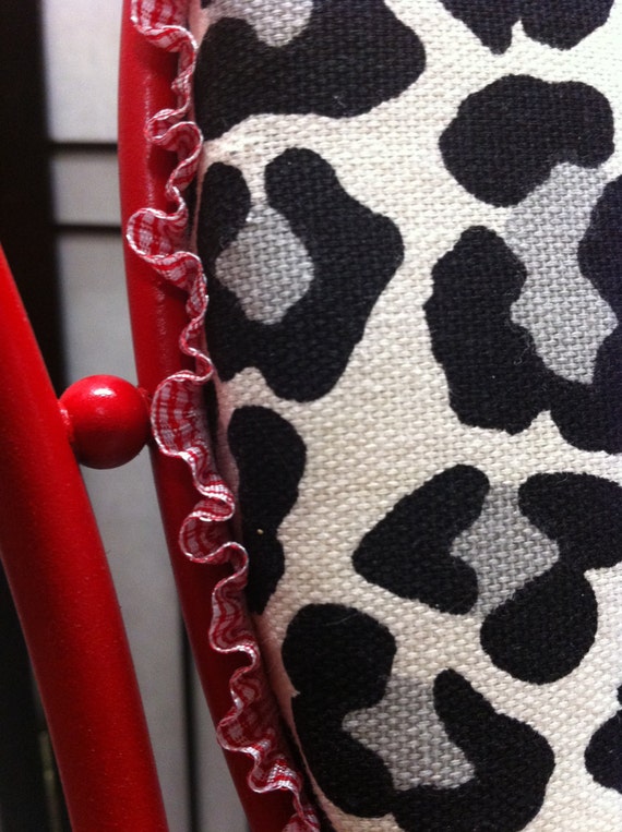 Refurbished MidCentury Petite Hairpin Leg Vanity Seat by HUEisit