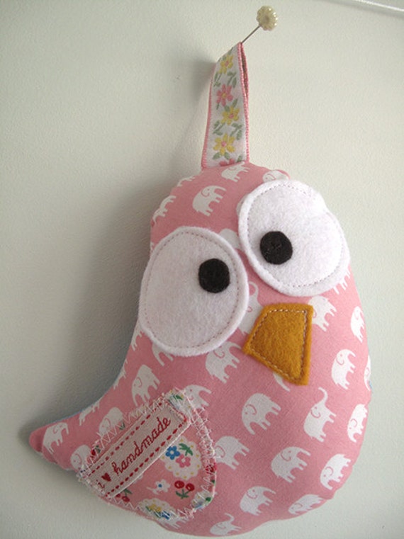 SALG Handmade plysj fugl.  Retro stil patchwork stoff elefanter og rosa florals