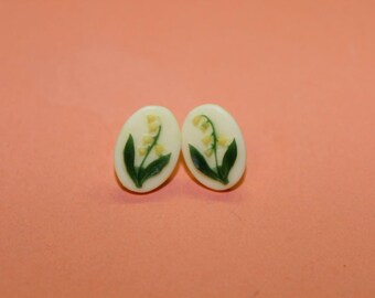 Vintage Yellow Bellflower Cameo Earrings